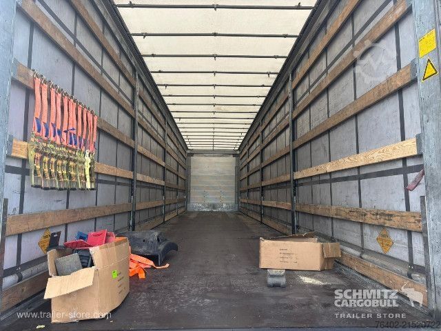 Open semitrailer with tarp Schmitz Cargobull Semitrailer Curtainsider Mega
