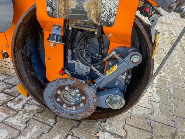 Rolo combinado hamm HD12 i VT 24 kW Kantenschneiderad