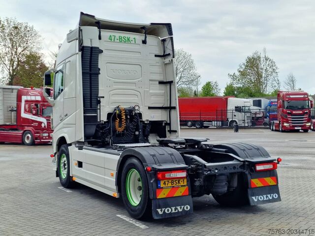 Estándar-SZM Volvo FH 13.540 Globetrotter 4x2 - Custom exterior - ...