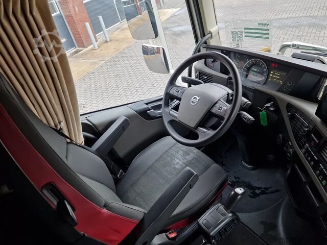Estándar-SZM Volvo FH 13.540 Globetrotter 4x2 - Custom exterior - ...