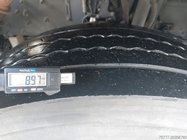 Standardní tahač VOLVO FH460 Globetrotter-VEB+-I Shift-2 Tanks