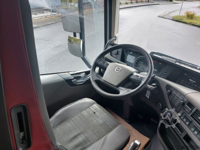 Standardní tahač VOLVO FH460 Globetrotter-VEB+-I Shift-2 Tanks