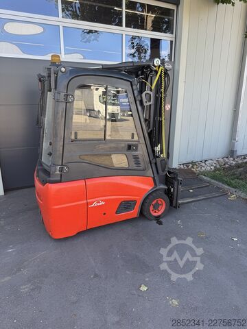 Chariot élévateur Linde E 16C mit neuer Batterie!