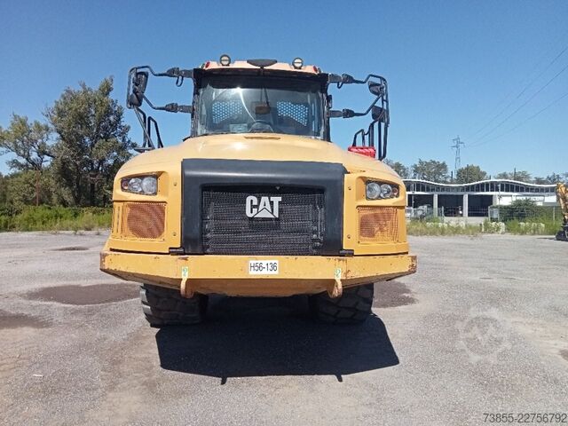 Csuklós billenőkocsi Caterpillar 730