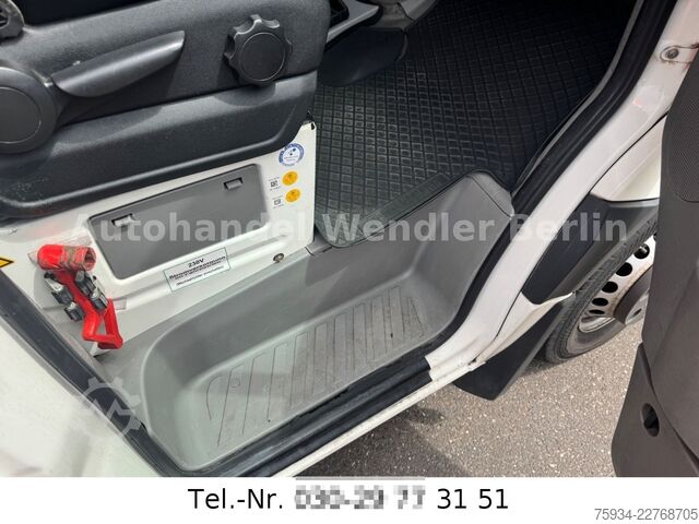 Samochód strażacki MERCEDES-BENZ Sprinter 516 CDI RTW WAS Koffer Fahrtrage+Sessel