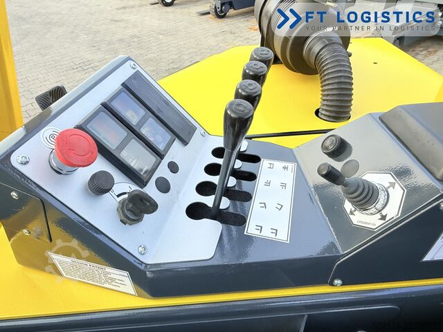 Carrello elevatore a 4 direzioni Combilift CB3000 GAS TRIPLEX 4900 FREE-LIFT