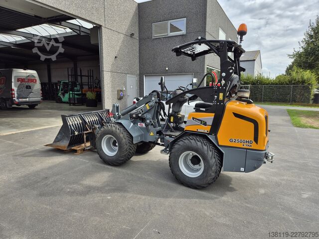 Pala gommata Giant G2500 X-TRA HD