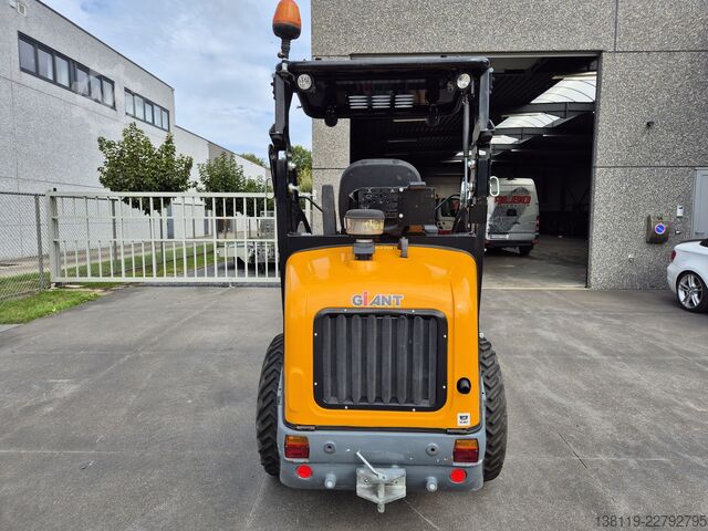 Pala gommata Giant G2500 X-TRA HD