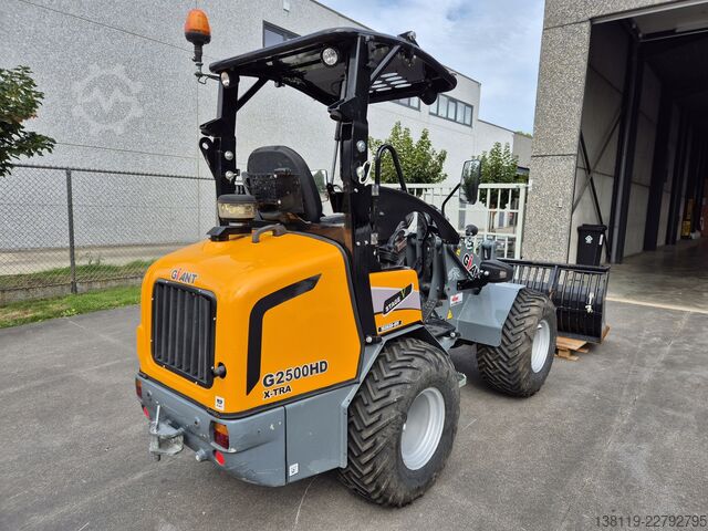 Pala gommata Giant G2500 X-TRA HD