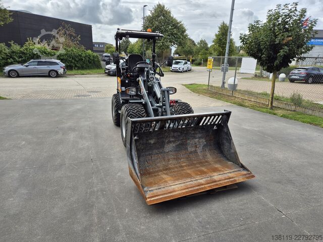 Pala gommata Giant G2500 X-TRA HD