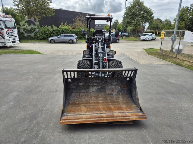 Pala gommata Giant G2500 X-TRA HD