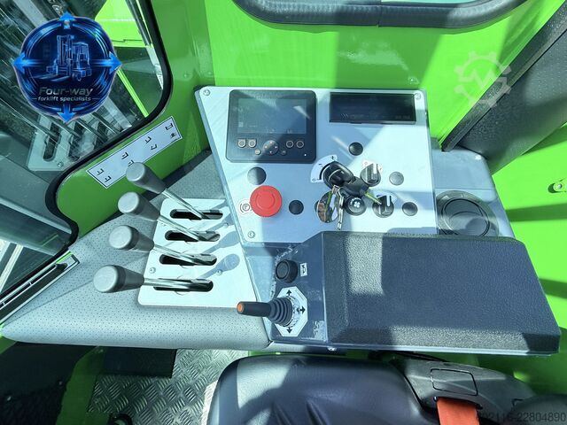 Wózek widłowy czterokierunkowy Combilift C4500 GAS TRIPLEX 5952 WIDE POSITIONER
