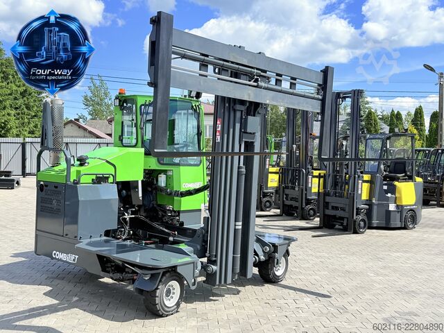 Wózek widłowy czterokierunkowy Combilift C4500 GAS TRIPLEX 5952 WIDE POSITIONER