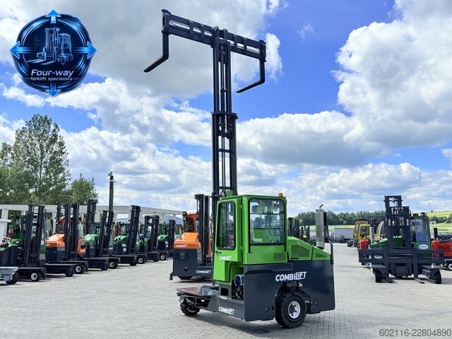 Wózek widłowy czterokierunkowy Combilift C4500 GAS TRIPLEX 5952 WIDE POSITIONER