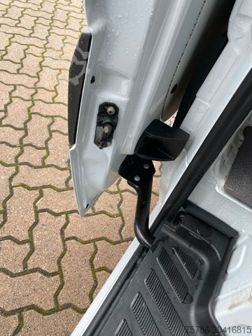 Furgon blaszak MERCEDES-BENZ Sprinter 316 CDI/ L1H1/ Xenon/ AC/ Standhzg./ E6