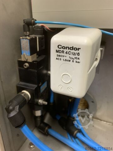 Verpakkingsmachine voor slachtkippen. Moba Netherlands M16