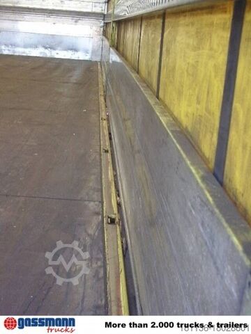 Vrachtauto met open laadbak Pritsche Plane & Spriegel