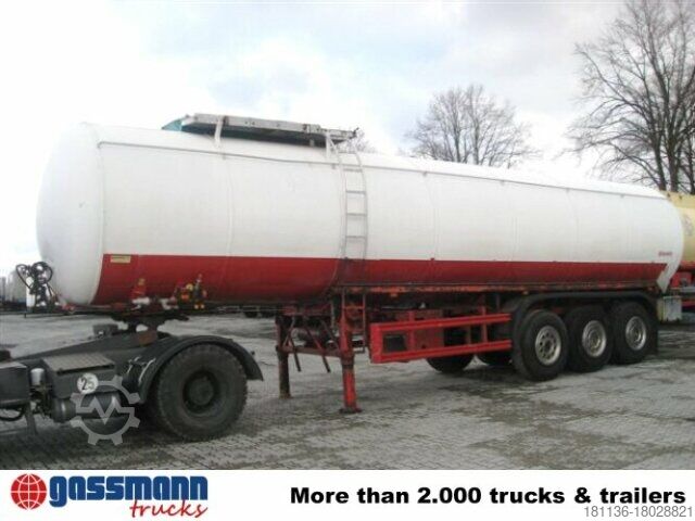 Ημιρυμουλκούμενο βυτιοφόρο Schmitz Stahltank