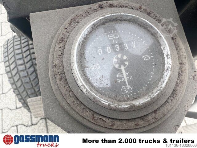 Sonstige Hako V 490 mit Schneeschild und Ketten