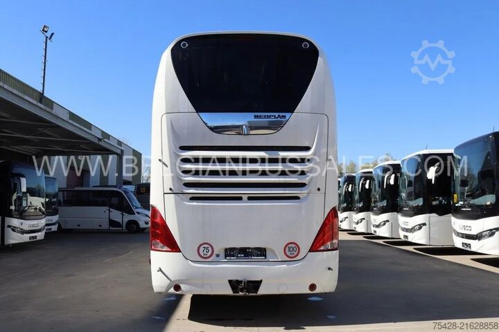 Touringcar Neoplan Skyliner L P06