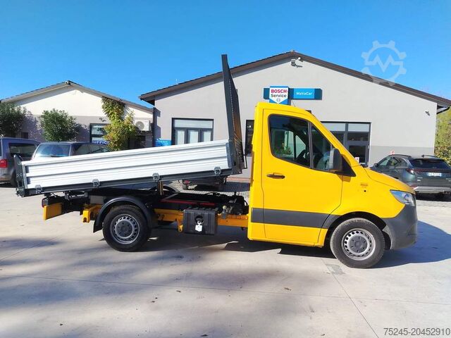 Autobasculantă Mercedes-Benz SPRINTER 315 CDI 2.2