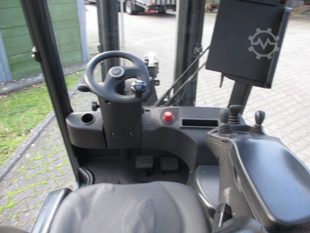 Elektrisk 4 -hjulet gaffeltruck Linde E16PH-02