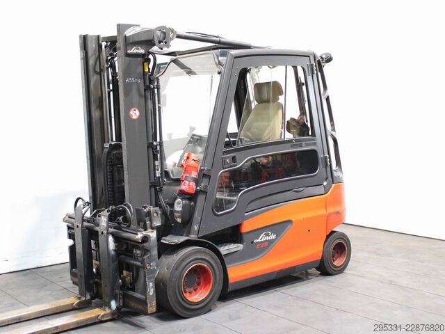 Elektrische vorkheftruck met 4 wielen Linde E 25 L-01 387