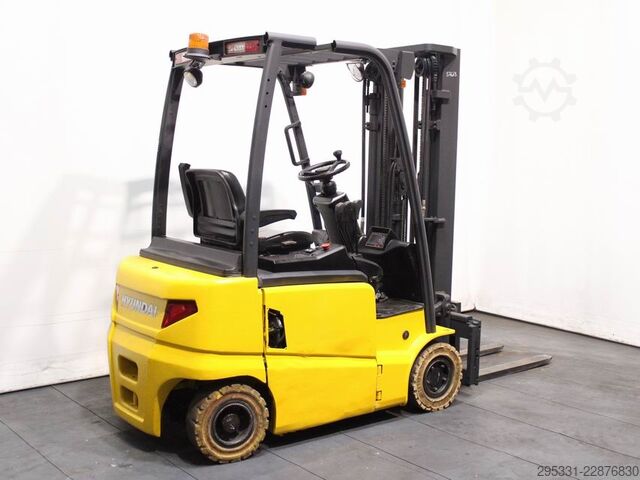 Elektrische vorkheftruck met 4 wielen Hyundai 16 B-9