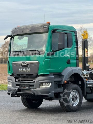 Roll-off tipper truck MAN TGS 33.480 6x6 BL HYVA-Abrollkipper *NEU*