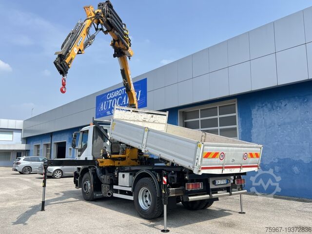 Třístranný sklápěč s jeřábem Iveco Stralis 270
