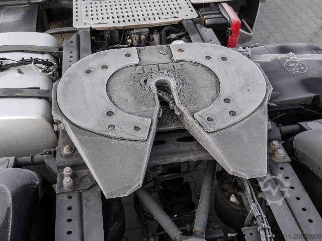 Standardni tegljač DAF XF 530 FT SPACE CAB + INTARDER + ADR AT FL EX