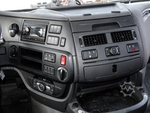 Standardni tegljač DAF XF 530 FT SPACE CAB + INTARDER + ADR AT FL EX