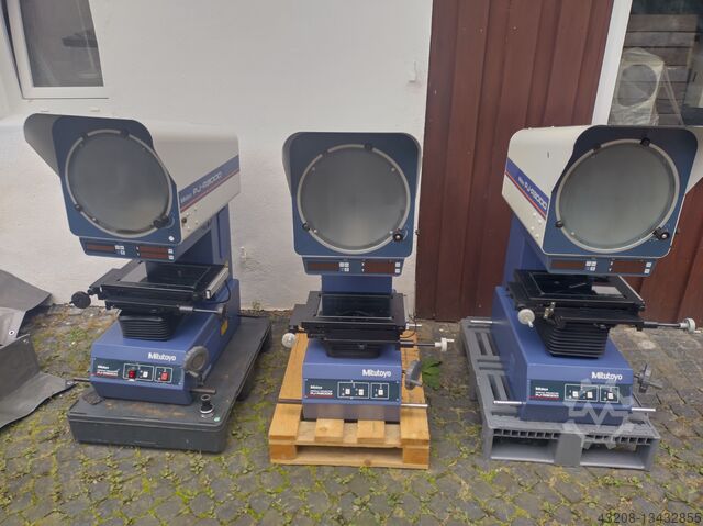 Profile Proejctor Mitutoyo PJ 3000