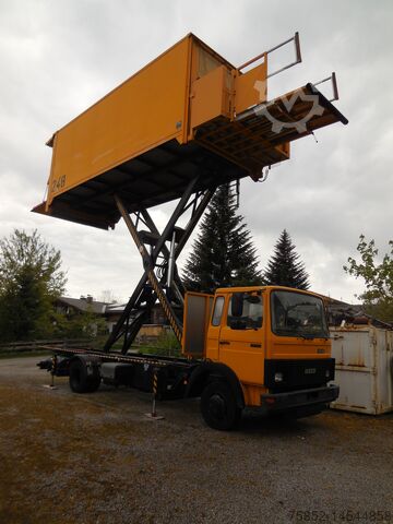 Transporter mit Koffer Iveco 90-13 A Hub Hebevorrichtg Sitzwechselwag