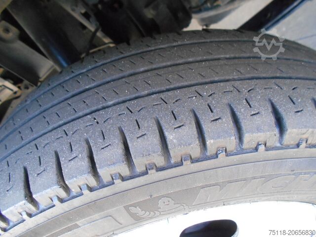 Kapalı minibüs Isuzu NPR 35 - FURGONE ALLUMINIO