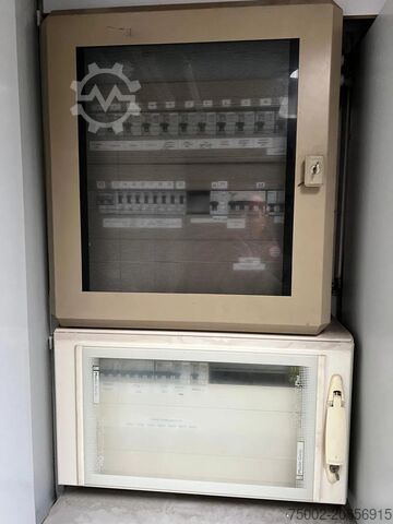 Scania P230 TOP: többfunkciós tér légkondicionálóval (lakóautó?), 22 kVA generátor, hidraulikus kitá Scania P230 TOP: multifunct. ruimte met airco (camper?...