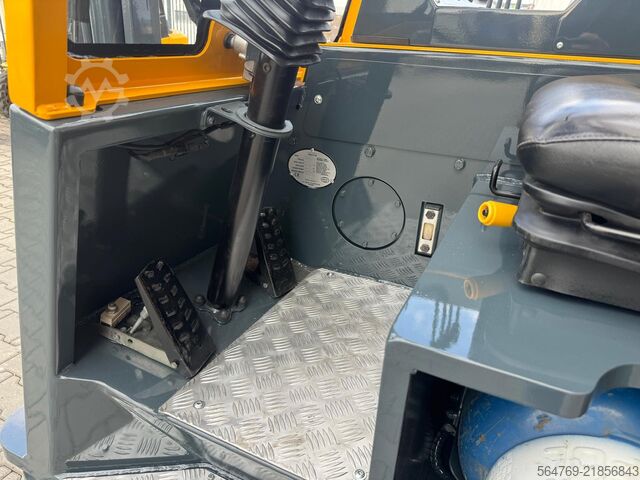 Stivuitor cu patru direcții Combilift CB3000/LPG /2016 year/ Perfect condition