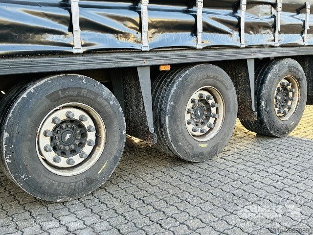 Open oplegger met zeil Schmitz Cargobull Curtainsider Mega Getränke