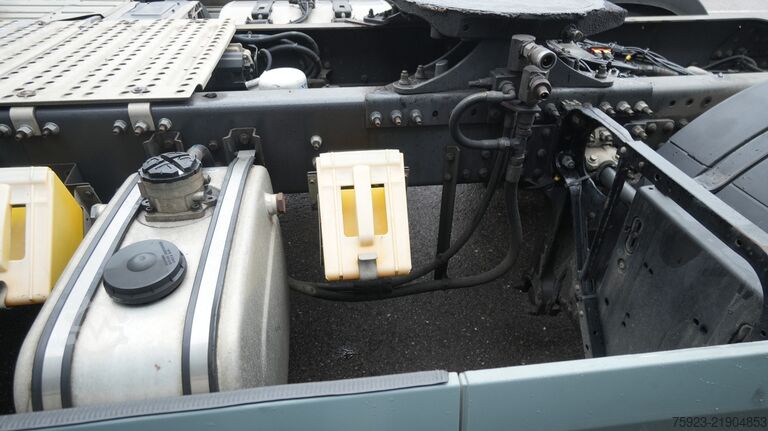 Gevaarlijke stoffen Volvo FM 370 ADR tractor unit