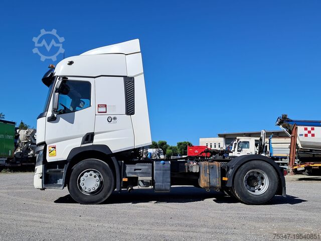 Szabványos közúti nyergesvontató Renault PREMIUM 460