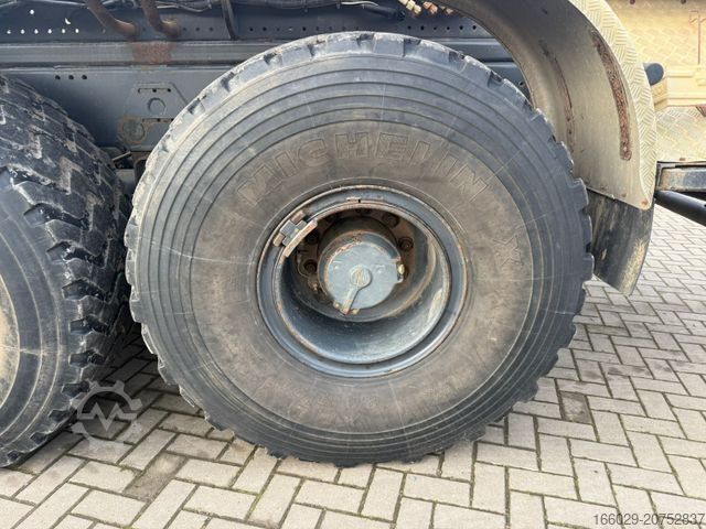 Lastbilmonteret kran TATRA Phoenix 8x8 Paflinger Kran Hakengerät