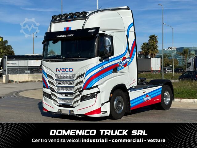 τυπικός οδικός ελκυστήρας Iveco S-Way 580 Edizione Limitata Martini