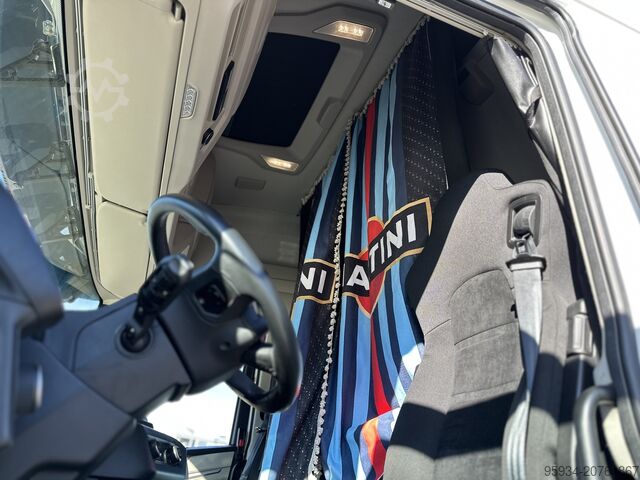 τυπικός οδικός ελκυστήρας Iveco S-Way 580 Edizione Limitata Martini