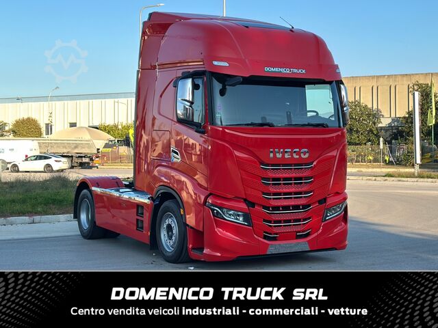 τυπικός οδικός ελκυστήρας Iveco Stralis S-Way 530
