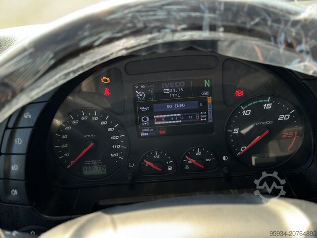 τυπικός οδικός ελκυστήρας Iveco Stralis Hi Wai 510