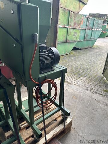 Mlýn na drcení plastů Mühle RAPID 1521