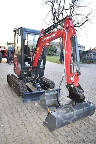 Retroescavadora Yanmar SV22 mit Löffelpaket
