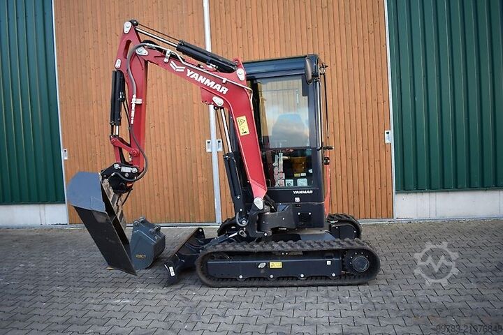 Retroescavadora Yanmar SV22 mit Löffelpaket