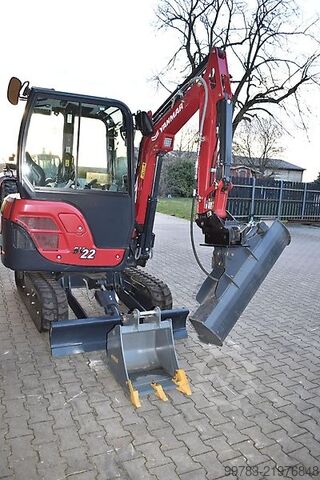 Retroescavadora Yanmar SV22 mit Löffelpaket