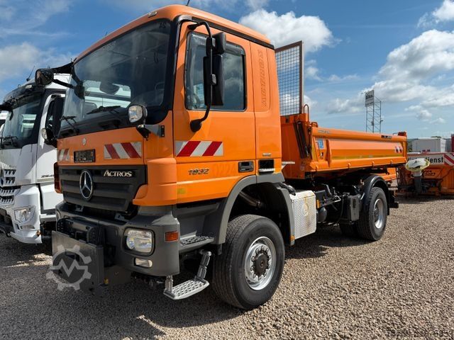 Outro MERCEDES-BENZ Actros 2032 4x4 Blattfederung + Kupplung+Meiller